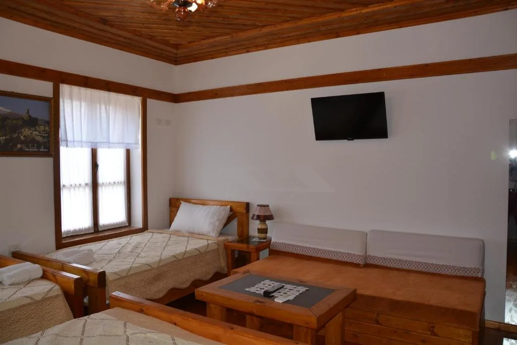 Deluxe Quadruple Room — Hotel Bebej Tradicional