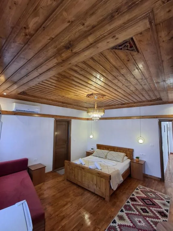 Double Room with Balcony — Hotel Bebej Tradicional